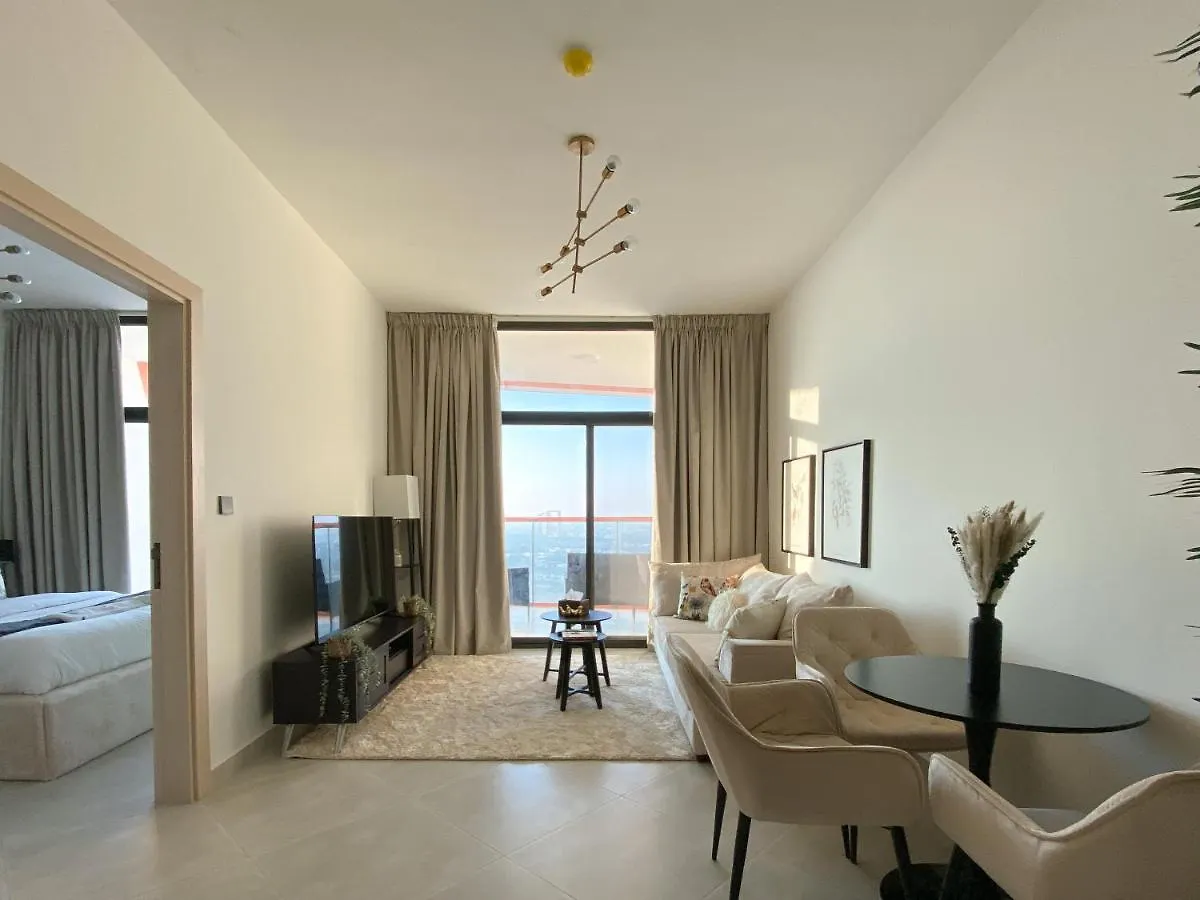 Trophy - Hilltop Hideaway Suite Dubai