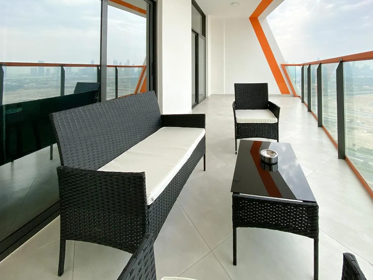 Trophy - Hilltop Hideaway Suite Dubai Apartment