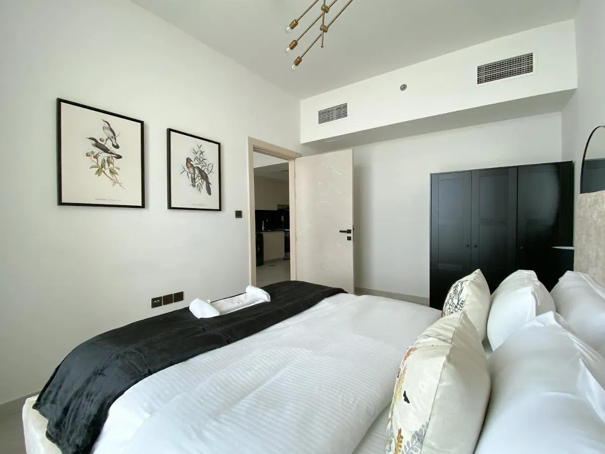 Trophy - Hilltop Hideaway Suite Dubai